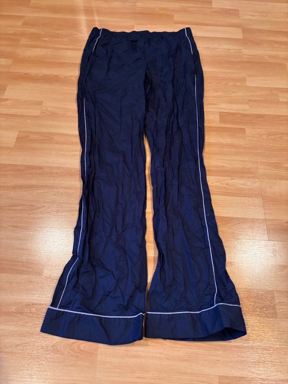 Victoria's Secret Pajama Bottoms - Picture 5 of 8